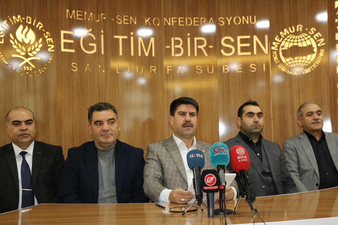 "Son 25 yılda savaşlarda 12,5 milyon Müslüman yaşamını yitirdi" "Son 25 yılda savaşlarda 12,5 milyon Müslüman yaşamını yitirdi"
